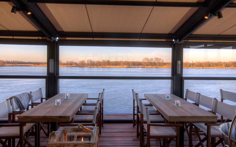 Lunchen aan het water in Drimmelen