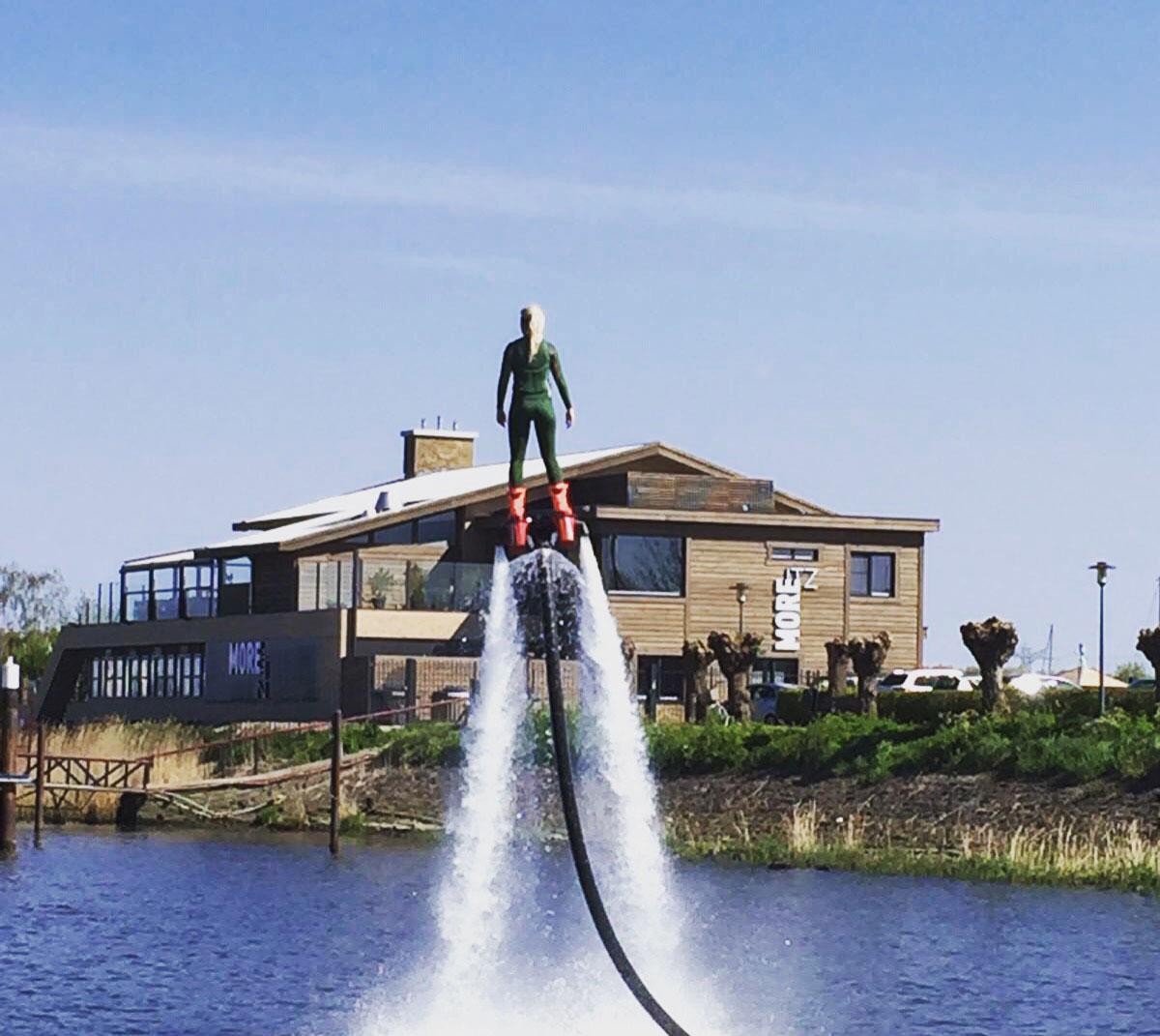 Vrijgezellenfeest ideeën - Flyboarden